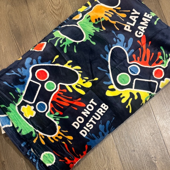 Other - 🆕Colorful Glow in the Dark Gaming Blanket. 50x68. Brand New!💥